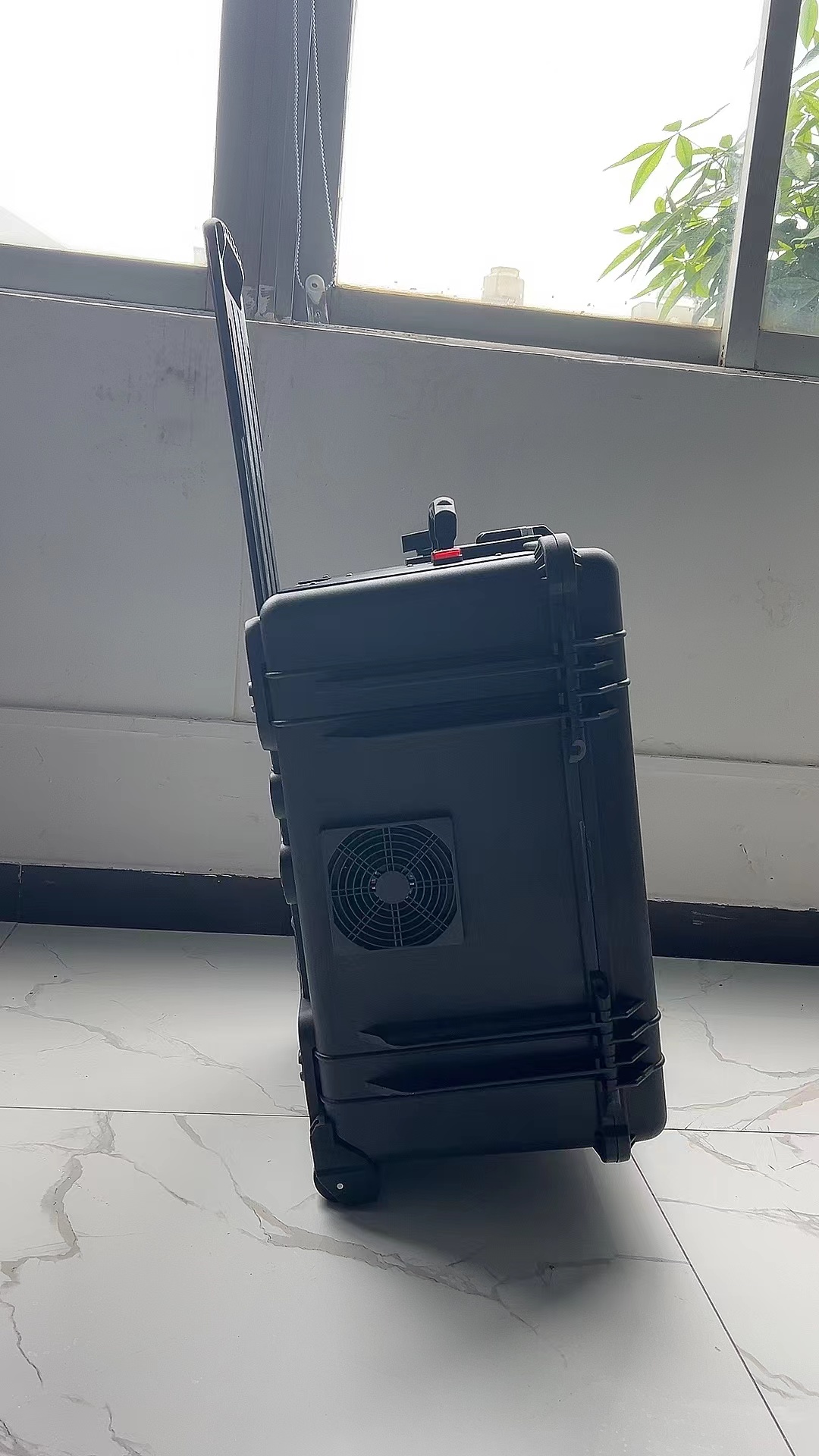 临潼手拉箱型移动通信干扰器